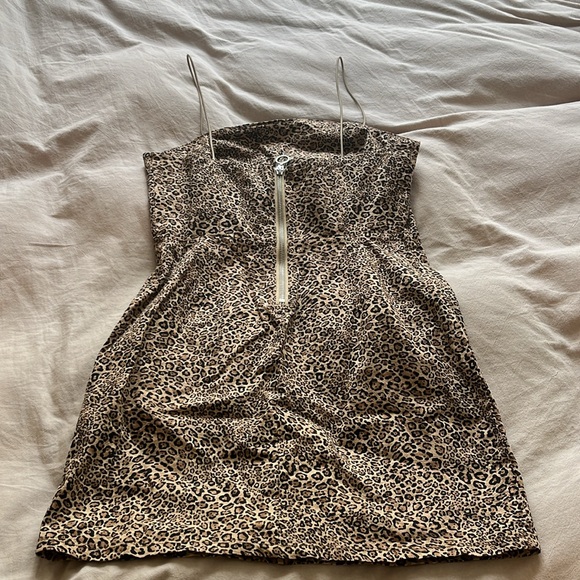 Leopard print minidress - Picture 2 of 2